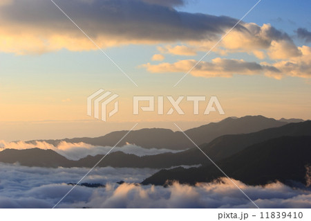 amazing cloud of sea amazing cloud of sea 11839410