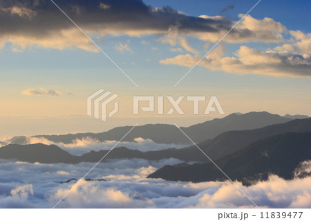 amazing cloud of sea 11839477