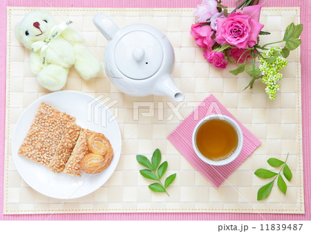 refined and leisurely tea time 11839487