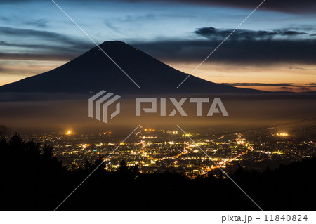 乙女峠から見た富士山の夕景 乙女峠から見た富士山の夕景 11840824
