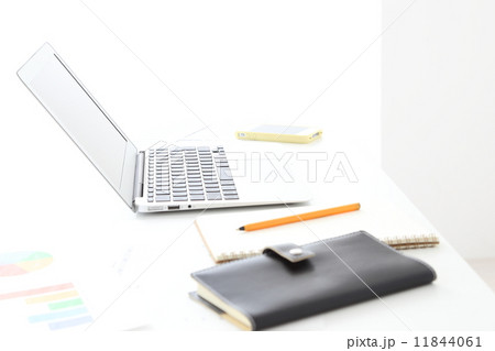 デスクワークイメージ 11844061