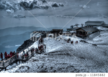 中国雲南省麗江玉龍雪山登山道 11845882
