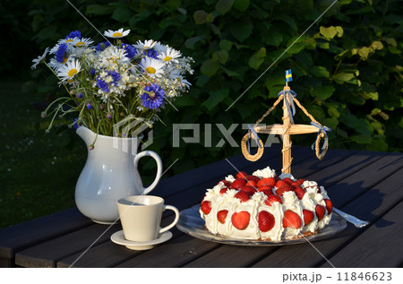 Midsummer table 11846623