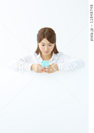 ホワイトボード・若い女性 ホワイトボード・若い女性 11848748