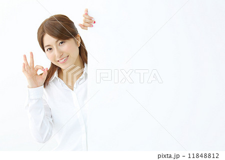 ホワイトボード・若い女性 ホワイトボード・若い女性 11848812