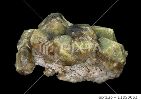 Vesuvianite idocrase mineral stone 11850063