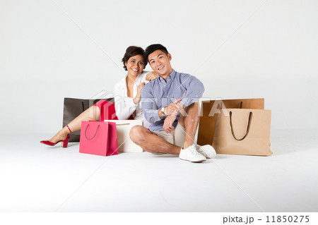 Couple Shopping 11850275