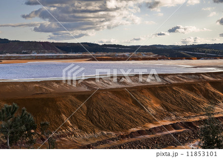 Dam copper mine waste 11853101