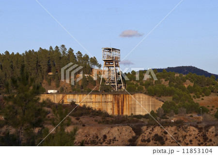 winch of an old copper mine shaft 11853104