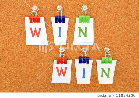 WIN-WINのロゴ 11854206