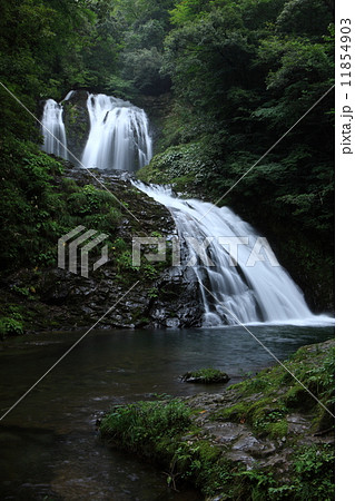 八重滝の八汐滝と八塩滝 11854903