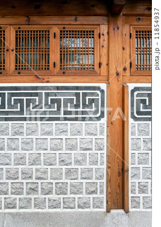 korean style house's wall 11854937