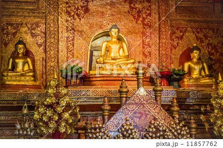 "Phra Sihing Buddha" ancient gold statue 11857762