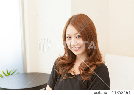 10代の女性 10代の女性 11858461