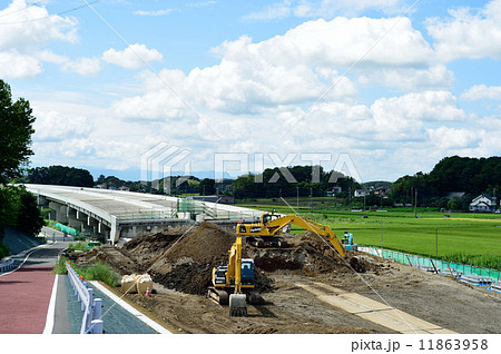 圏央道桶川市日出谷地区建設中 2014.08 11863958