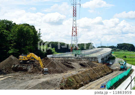 圏央道桶川市日出谷地区建設中 2014.08 11863959
