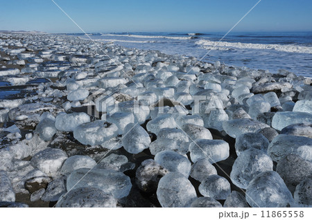 冬の大津海岸の写真素材