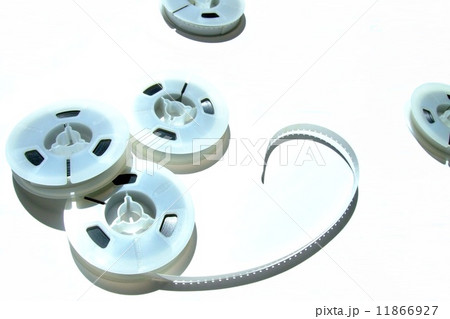 アナログ映画の最高峰、家庭用8mmフィルムはこんな小さなリールに夢