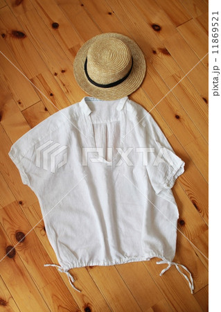 プルオーバーの半袖シャツとカンカン帽　夏服 11869521