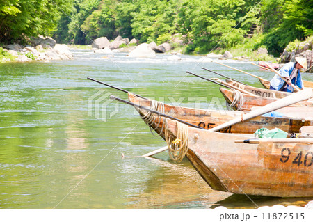 川下り用のボート  鬼怒川  (boats at Kinugawa river, Japan, Tochigi-prefecture) 11872515