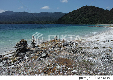 恐山 宇曽利湖と極楽浜の写真素材