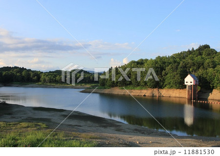 晩夏の青山ダムの取水塔。 晩夏の青山ダムの取水塔。 11881530