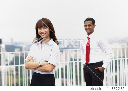 2人のアジア人ビジネスマン 2人のアジア人ビジネスマン 11882222