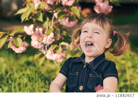 Kid portrait 11882657