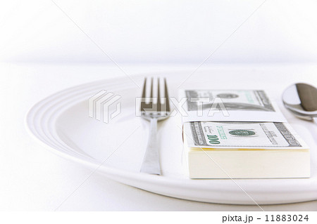 dollar on dish  11883024