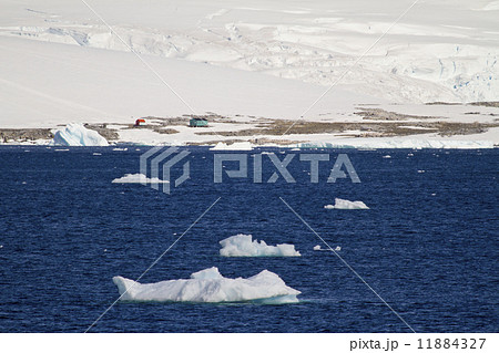 Antarctica - Beautiful Scenery 11884327