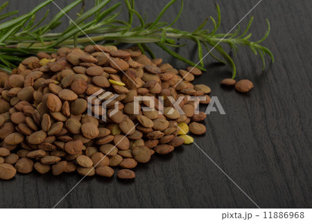 Raw lentils 11886968