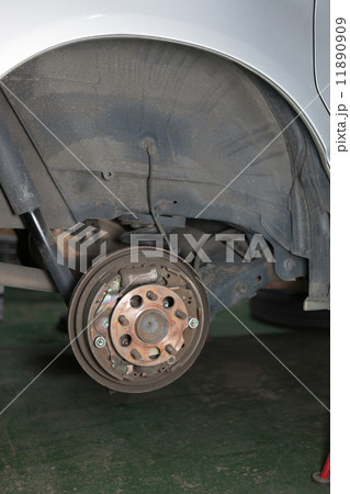 自動車のブレーキ 11890909