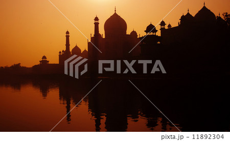 Sunset Silhouette Of A Grand Taj Mahal 11892304