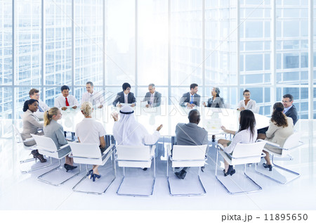 Group of Business People Meeting in the City Group of Business People Meeting in the City 11895650