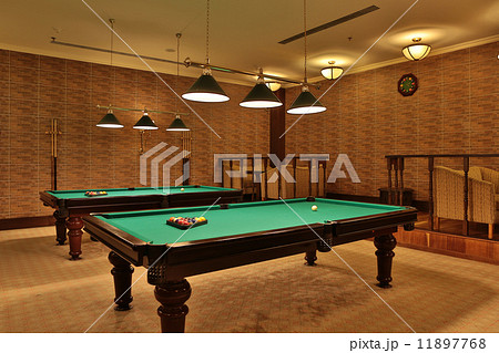 nice billiards room 11897768