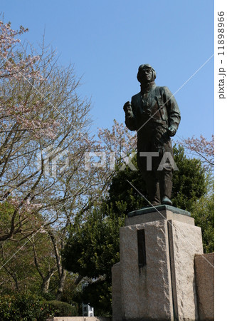 知覧平和公園の特攻兵士の像 11898966