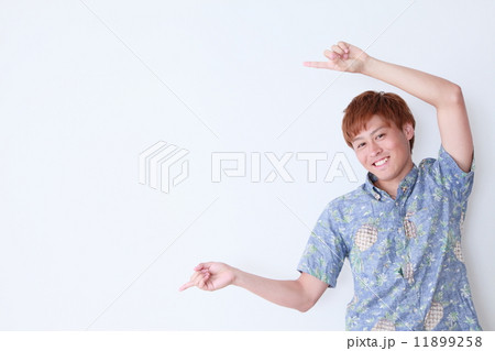 若い男性　ポートレート　汎用イメージ 11899258