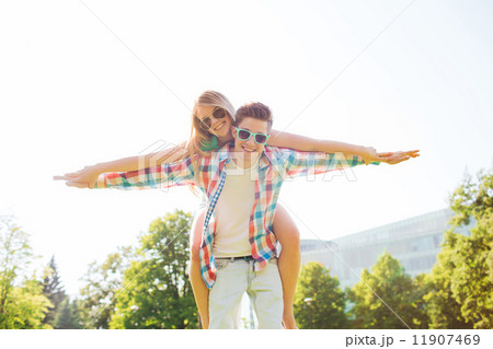 smiling couple having fun in park 11907469