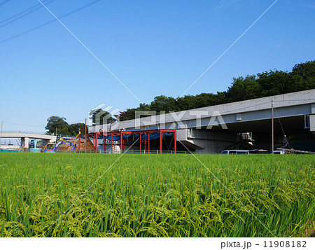 圏央道桶川市日出谷地区建設中 2014.09 11908182