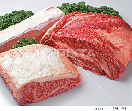 牛肉ブロックの写真素材