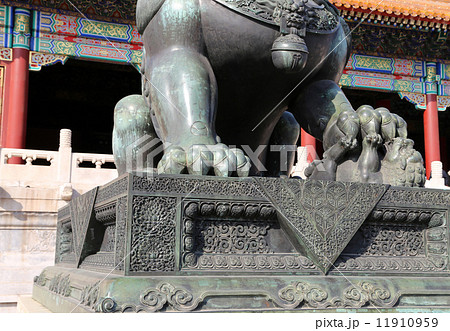 Bronze Guardian Lion Statue in the Forbidden City, Beijing, China 11910959