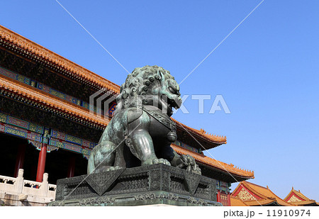 Bronze Guardian Lion Statue in the Forbidden City, Beijing, China Bronze Guardian Lion Statue in the Forbidden City, Beijing, China 11910974