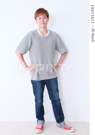 若い男性　ポートレート　汎用イメージ 11911063