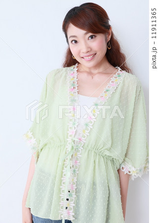 若い女性 汎用イメージ 若い女性 汎用イメージ 11911365