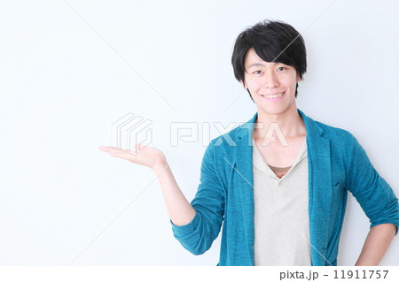 若い男性 ポートレート 汎用イメージ 若い男性 ポートレート 汎用イメージ 11911757