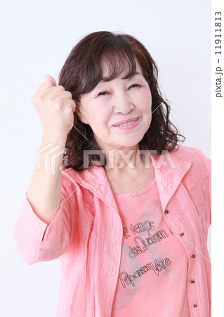 シニア女性　イメージ 11911813