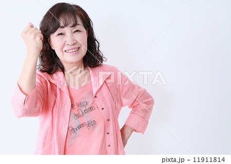 シニア女性　イメージ 11911814