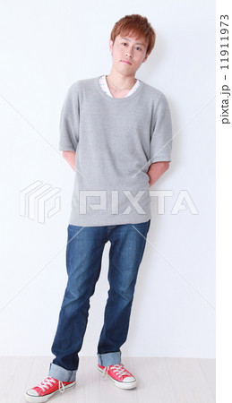若い男性　ポートレート　汎用イメージ 11911973