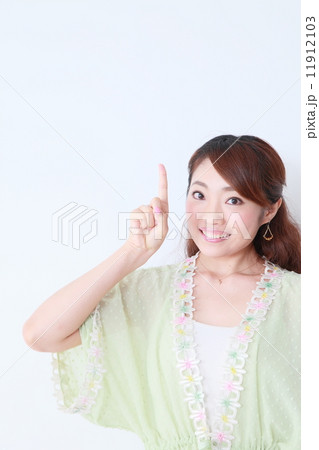 若い女性 汎用イメージ 若い女性 汎用イメージ 11912103