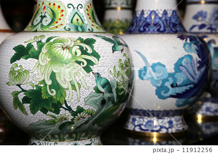 Traditional Chinese vases at a Chinese market 11912256